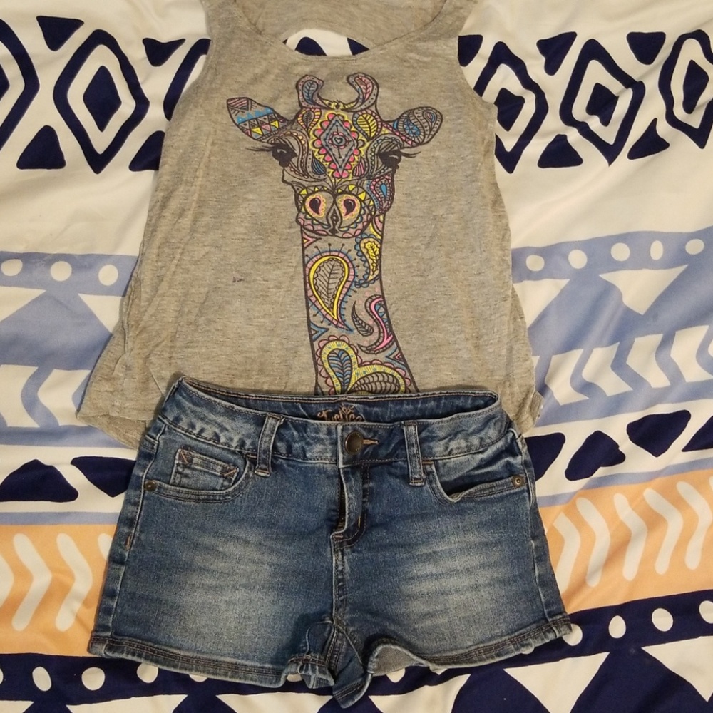 Giraffe top and Justice shorts outfit
